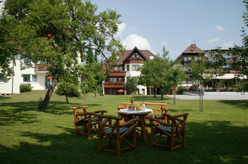 Landgasthof Loewen Neubulach Buitenkant foto