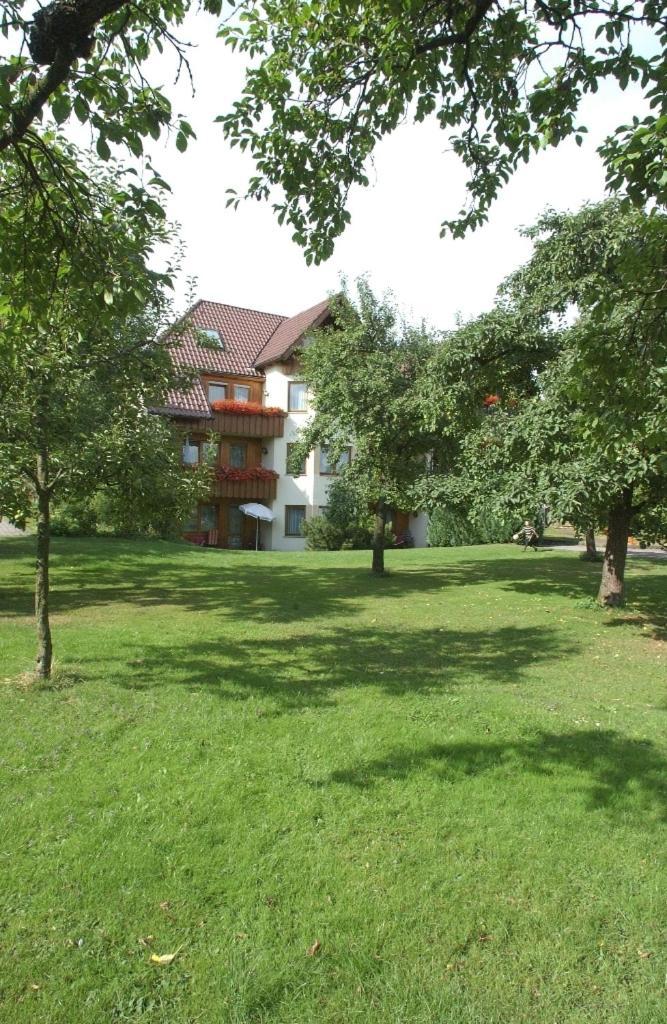 Landgasthof Loewen Neubulach Buitenkant foto
